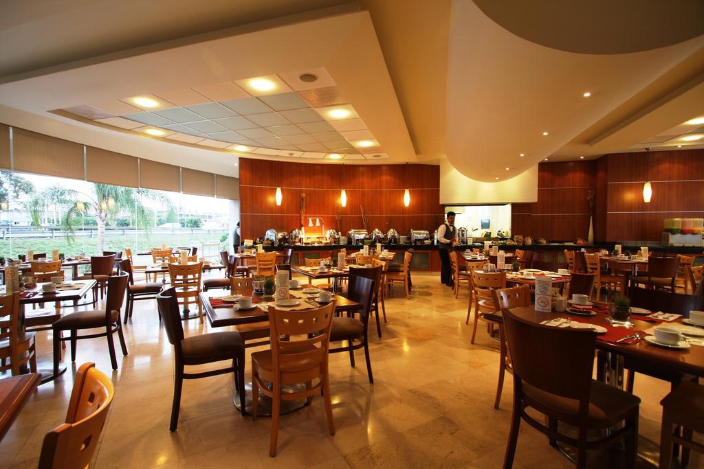 Hotel Mercury Inn Querétaro Exteriör bild
