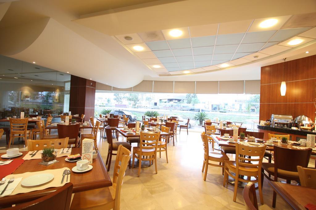Hotel Mercury Inn Querétaro Exteriör bild