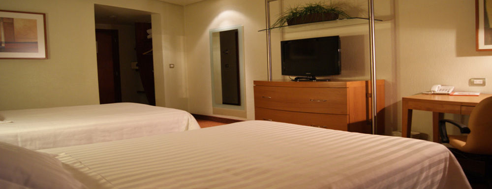 Hotel Mercury Inn Querétaro Exteriör bild