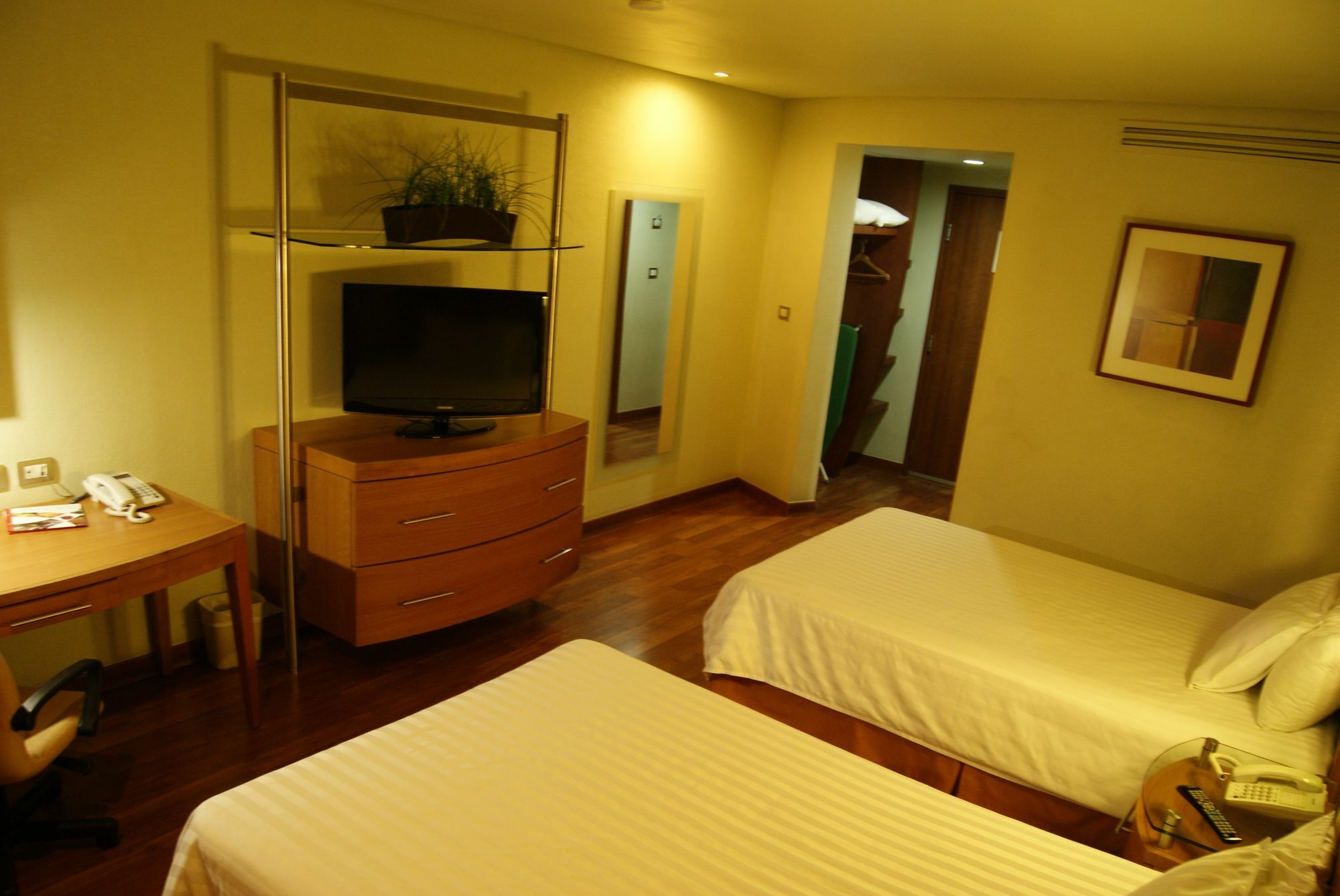 Hotel Mercury Inn Querétaro Exteriör bild