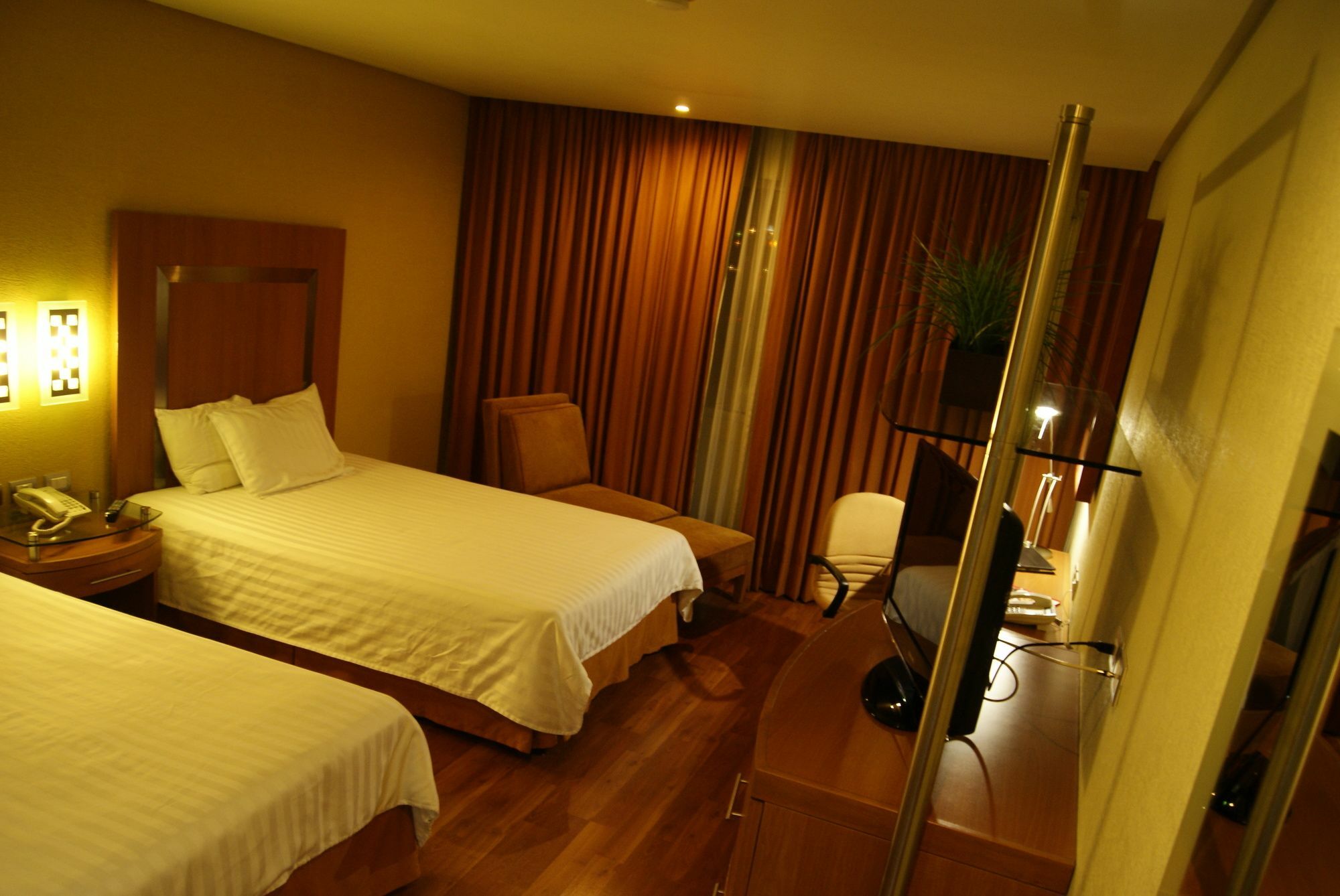 Hotel Mercury Inn Querétaro Exteriör bild